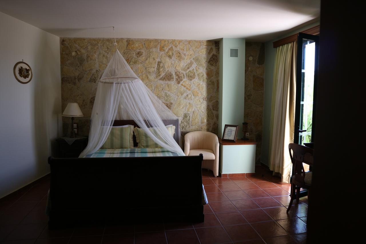 Orsalia Luxury Suites Platanés 外观 照片